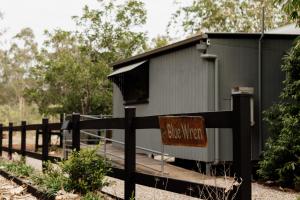 Tuckeroo Cottages & Gardens - Blue Wren & Kookaburra
