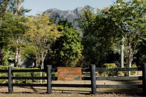 Tuckeroo Cottages & Gardens - Blue Wren & Kookaburra