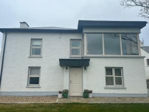 LAKE VIEW Luxury Apartment