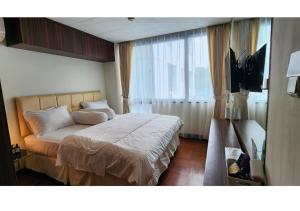 Spacious & New 1BR at SCBD, Jkt Convention Center, GBK