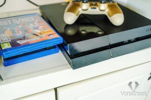 Cosy 3BDR House By Vista Stays Short Lets & Serviced Accommodation Manchester With PS4 and Parking