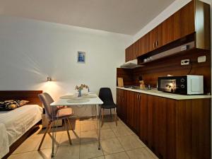 complex Rose Residence Studio