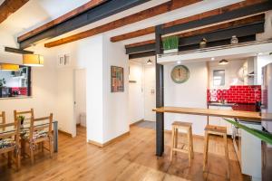 11BLDG1025 - Superp Apartment downtown