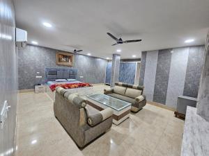 Satyam Hotel