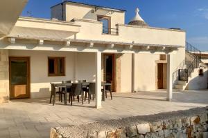 Villa with Trullo and Pool, Alberobello