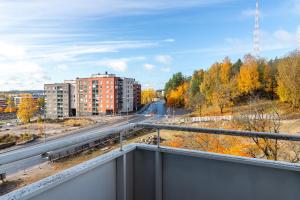 Central 1BR Apartment with Balcony & Free Parking