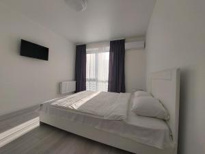 Sweet Dream біля ЖД