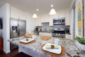 Kona Mansions E333 condo