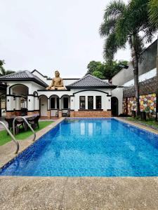 The Golden Buddha Villa