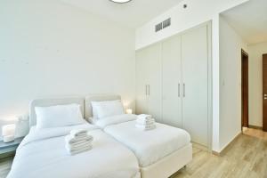 Premium 3-BR Serene Canal View High Floor