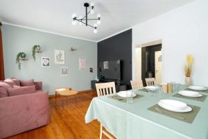 Family Apartment with a Remote Work Space in Poznań by Noclegi Renters