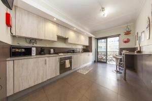 B03 - Luxury 2 Bed near Lagos Marina