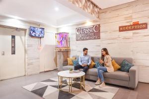 FabHotel Classic Executive - Nr Sasvad Road Railway Station