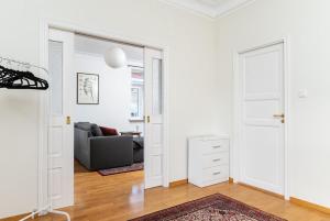 Classy central flat,2-BR,private parking,Smart TV