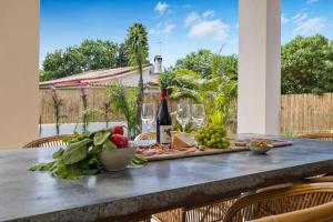 Villa Adelfa - Beachside Modern Villa in Marbella