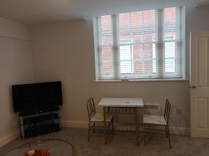 Stylish 1 Bed Flat Parking Walk to Waterfront