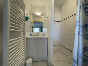 Appartement décoré à 50m de la plage avec Parking et WIFI - FR-1-379-25