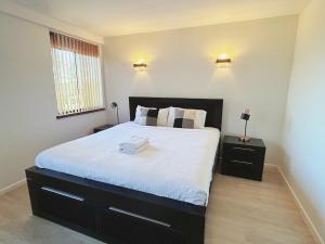 Tropical escape in central location Entire house