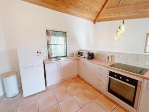 Tropical escape in central location Entire house