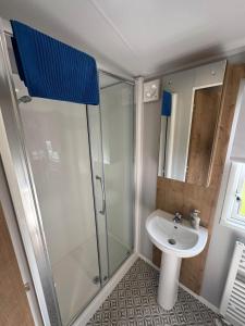 Fantasy Island - Eastgate E5 - The Sierra with Hot Tub - Coastal Caravan Breaks