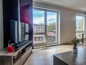 Spacious 1-BR, central, fully equipped, Smart TV