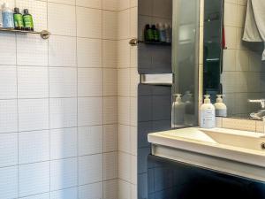 Spacious 1-BR, central, fully equipped, Smart TV