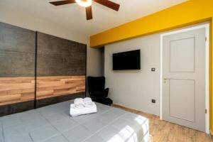 Heated Pool Villa in Thessaloniki - Urban Oasis