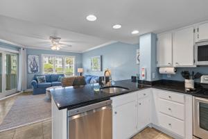 Port O Call C103 - Walkout To Beach or Pool!