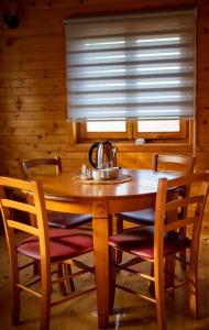 etno brvnara sa bazenom