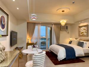 Chic stay at Venice Grand Canal Mall View