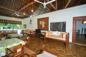 Ornella House Resort: Spacious 5-Bed Villa in Tropical Malindi