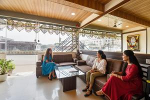 Via Comfort Executive - Nr Butterfly Park - Hinjawadi