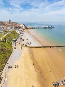 Hidden GEM Cottage Central with Parking