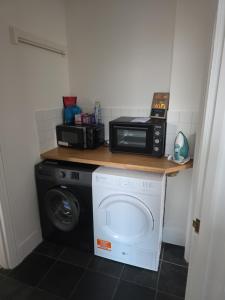 Large Victorian Apartment With High Speed Wifi 350mbps