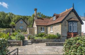 The Old Boat House, Seaview - Charming historic seafront 3 x bedroom cottage with separate 2 x bedroom annexe