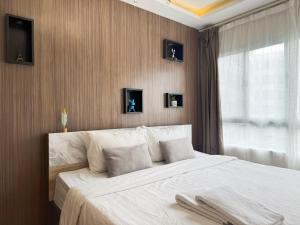 Pool View 1BR Near BTS Quiet & Cozy Stay