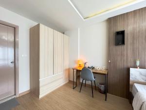 Pool View 1BR Near BTS Quiet & Cozy Stay