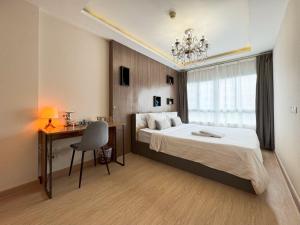 Pool View 1BR Near BTS Quiet & Cozy Stay