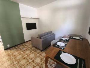 Paquetá: 2 quartos - AC , Wi-Fi e Churrasqueira!