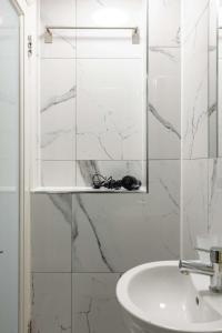 Modern Kensington Studio