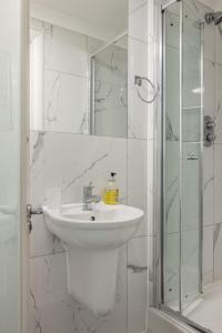 Modern Kensington Studio