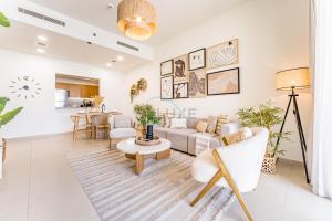 Iconic Burj Khalifa View 2BR with Assistant Room, Steps from Dubai Mall and Beside a Park, Bellevue Towers 1, Downtown Dubai by Deluxe Holiday Homes