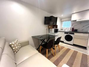 In The Heart Of The City - Cosy Studio - Close to RER