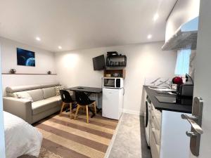 In The Heart Of The City - Cosy Studio - Close to RER