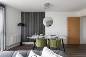 Lovely Home Near Canal, Park, & Central MK