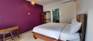 Serenity Nirvana Palace- Pool, Kichen, Deluxe & Dorm Rooms Near Uluwatu