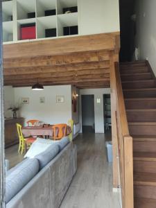Duplex with spectacular mountain views for 8