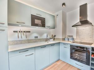 Le Génépi - Superbe T2 cabine 4-6 pers, neuf, à 50m des pistes, avec balcon, garage et WiFi - FR-1-685-67