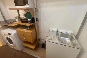 2 Bed Apartment-Sleeps 7-Free Parking