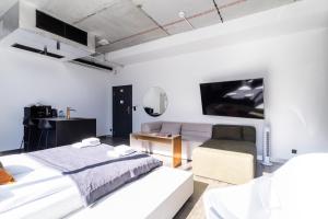 Rich Apartments by Victus